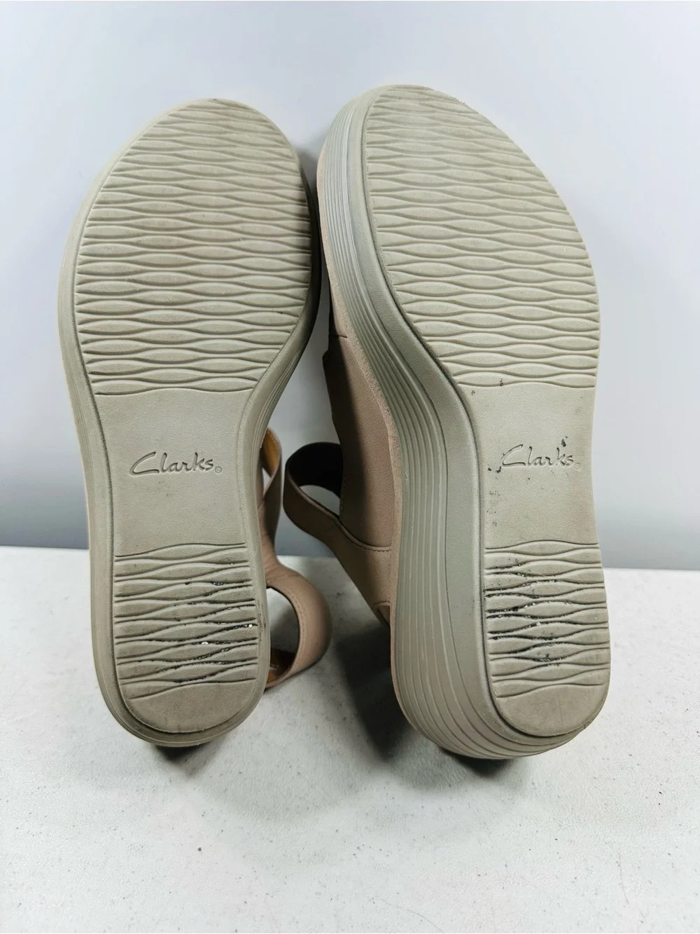 Clarks Women’s Light Taupe Triple-Strap Wedge Sandals